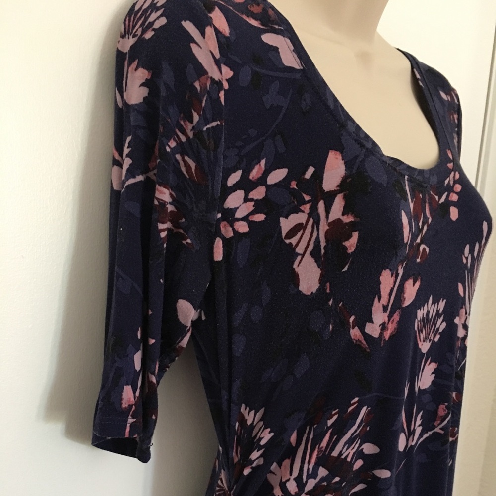 Good Condition Side Ruched Maternity Dress - Picture 3 of 6